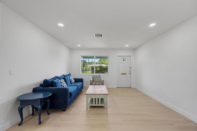 636 NW 5th Street Street, Boynton Beach, FL 33435