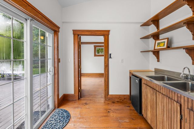 238 Seminary Avenue, Manchester, VT 05254