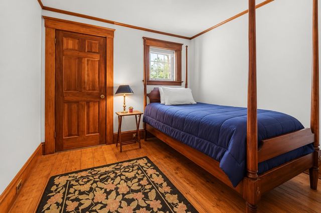 238 Seminary Avenue, Manchester, VT 05254