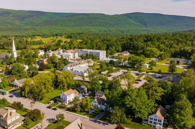 238 Seminary Avenue, Manchester, VT 05254