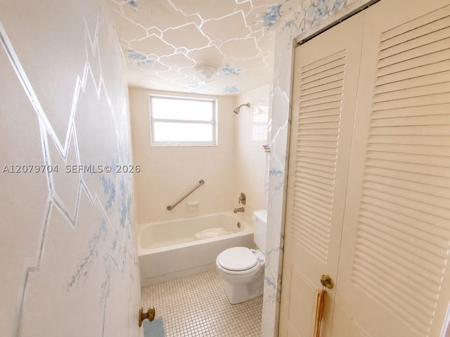 1751 NW 75th Ave 303, Plantation, FL 33313