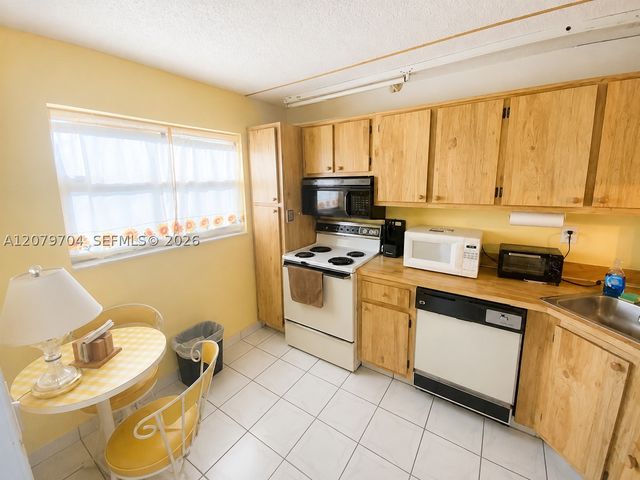 1751 NW 75th Ave 303, Plantation, FL 33313