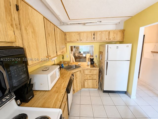 1751 NW 75th Ave 303, Plantation, FL 33313