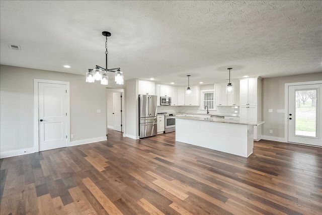 535 Twin Lakes Drive, Lancaster, KY 40444