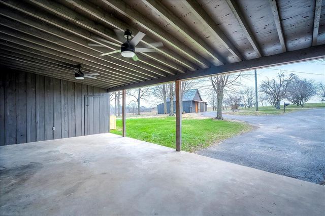 535 Twin Lakes Drive, Lancaster, KY 40444