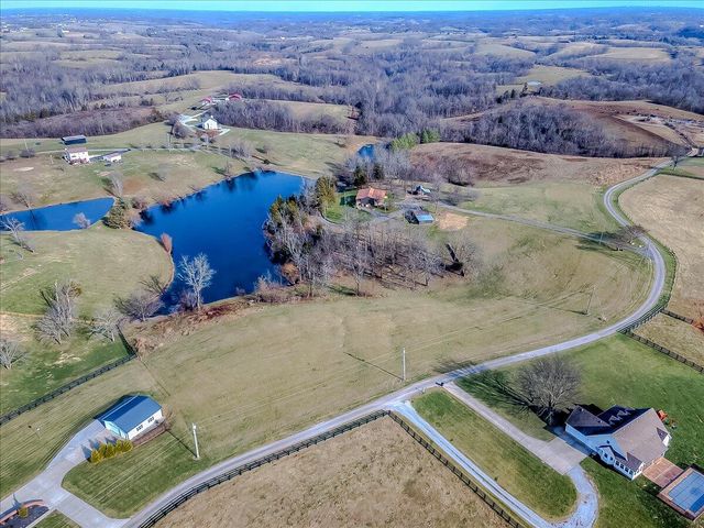 535 Twin Lakes Drive, Lancaster, KY 40444