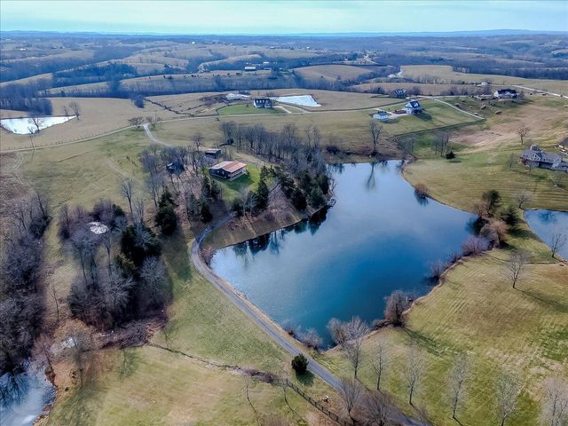 535 Twin Lakes Drive, Lancaster, KY 40444