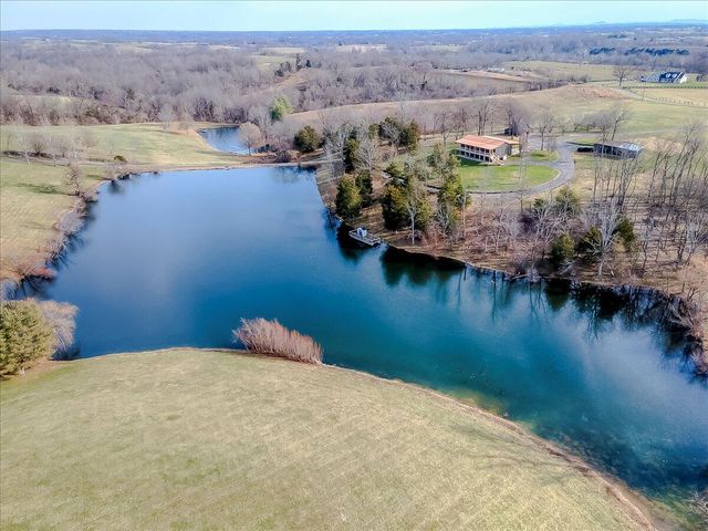 535 Twin Lakes Drive, Lancaster, KY 40444