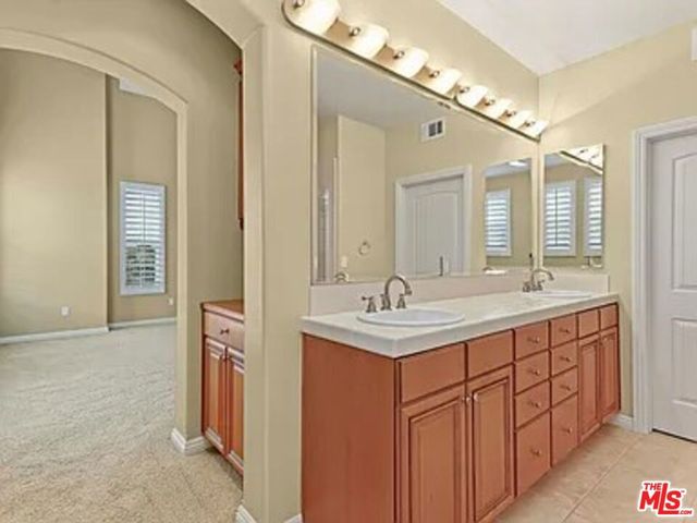 1810 S Barrington Avenue 5, Los Angeles, CA 90025