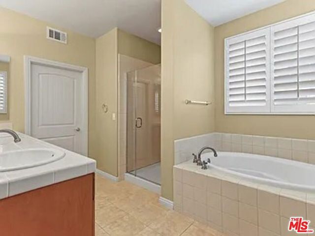 1810 S Barrington Avenue 5, Los Angeles, CA 90025