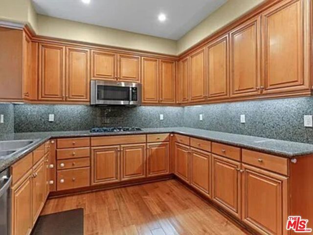 1810 S Barrington Avenue 5, Los Angeles, CA 90025