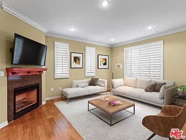 1810 S Barrington Avenue 5, Los Angeles, CA 90025