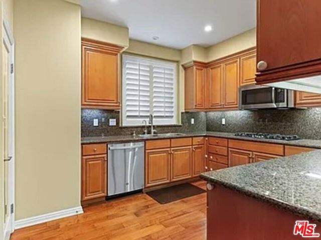 1810 S Barrington Avenue 5, Los Angeles, CA 90025
