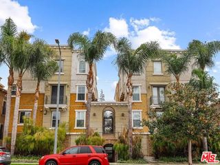 1810 S Barrington Avenue 5, Los Angeles, CA 90025