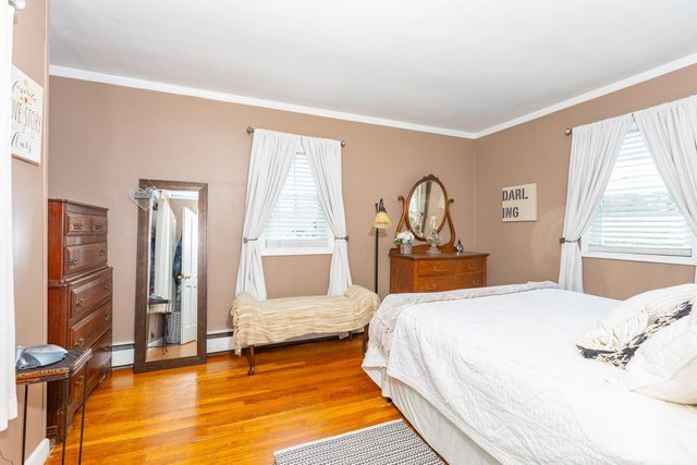 120 Gladstone Avenue, West Islip, NY 11795