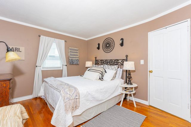 120 Gladstone Avenue, West Islip, NY 11795