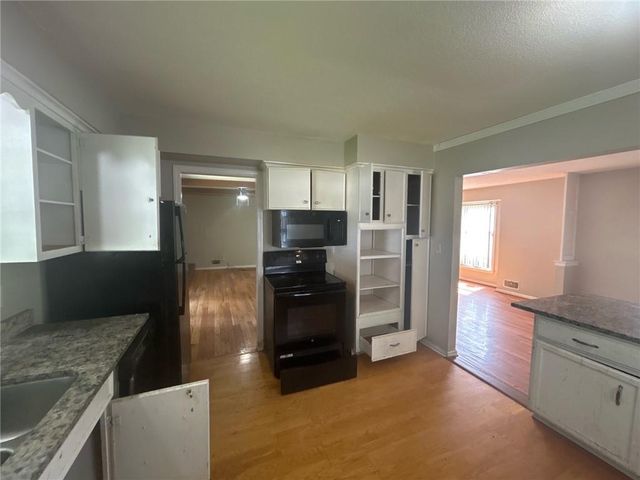 5117 S Delaware Avenue, Independence, MO 64055