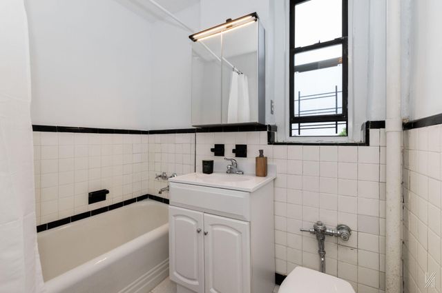 35-06 88th Street 5E, Jackson Heights, NY 11372