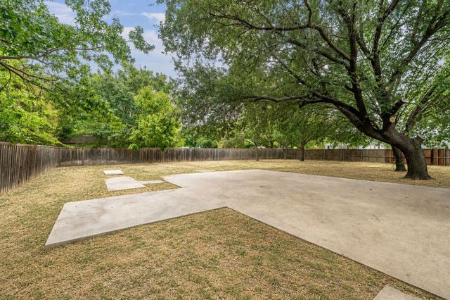 227 N Hopson Street, Van Alstyne, TX 75495
