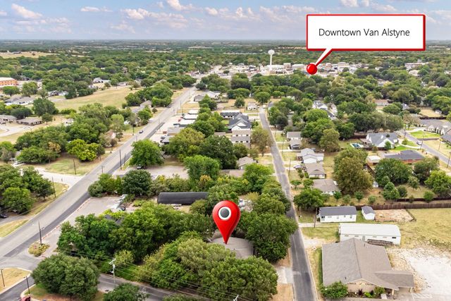 227 N Hopson Street, Van Alstyne, TX 75495