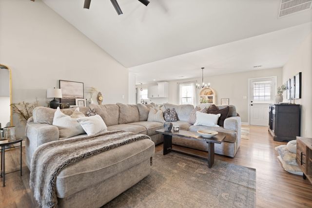 266 Lone Oak Drive, Somerset, KY 42503