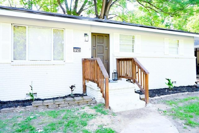 7210 W Wakefield Dr, Little Rock, AR 72209