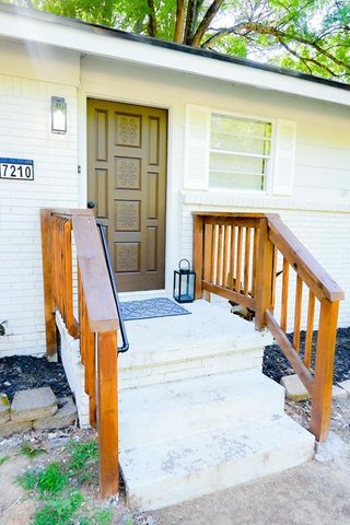 7210 W Wakefield Dr, Little Rock, AR 72209