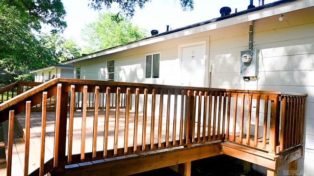 7210 W Wakefield Dr, Little Rock, AR 72209