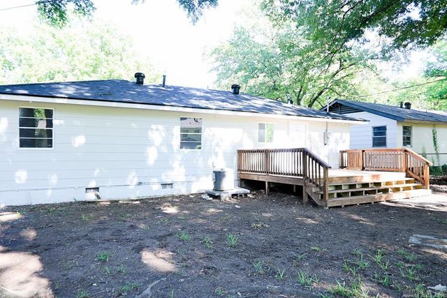 7210 W Wakefield Dr, Little Rock, AR 72209