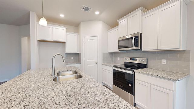 305 Creekfall RD, Burnet, TX 78611