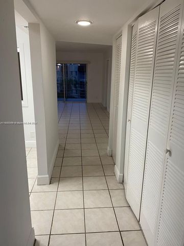 1638 Embassy Dr 312, West Palm Beach, FL 33401