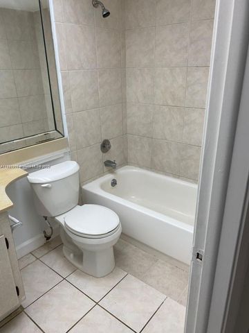 1638 Embassy Dr 312, West Palm Beach, FL 33401