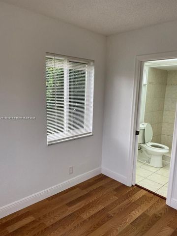 1638 Embassy Dr 312, West Palm Beach, FL 33401