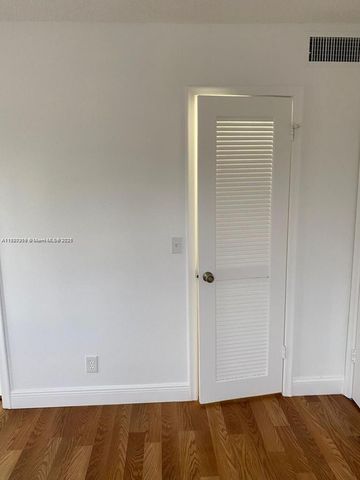 1638 Embassy Dr 312, West Palm Beach, FL 33401