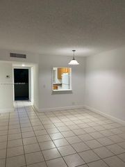 1638 Embassy Dr 312, West Palm Beach, FL 33401