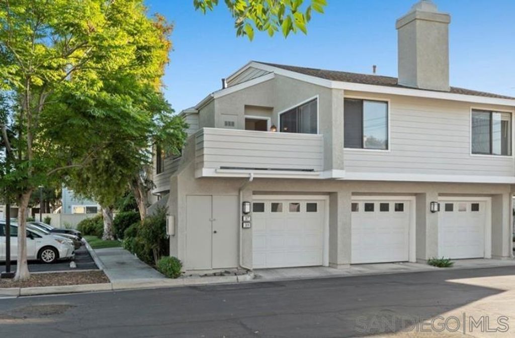 Image 11 of property listing at 387 Deerfield 77, Irvine, CA 92606