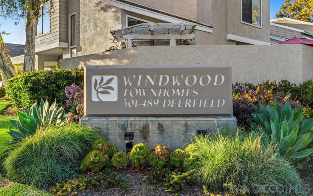 Image 3 of property listing at 387 Deerfield 77, Irvine, CA 92606