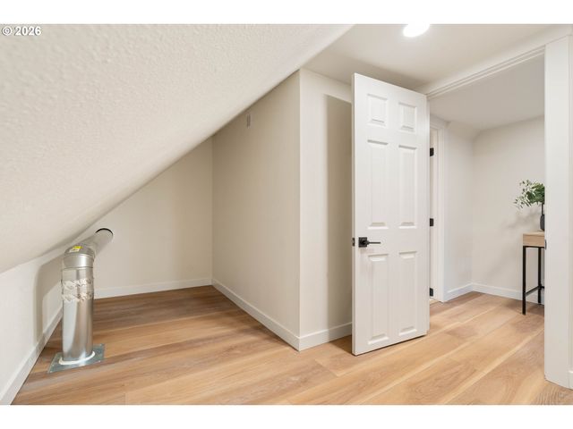 612 HOLMES Ln, Oregon City, OR 97045