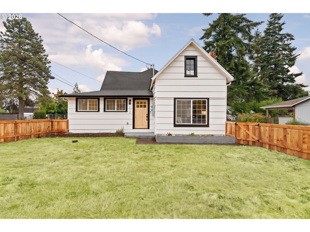612 HOLMES Ln, Oregon City, OR 97045