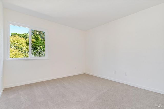 156 Courtyards East, Windsor, CA 95492