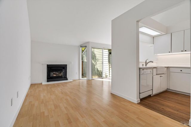 156 Courtyards East, Windsor, CA 95492