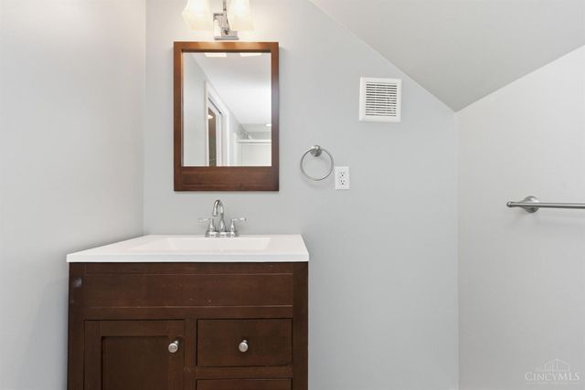 6148 Cambridge Avenue, Cincinnati, OH 45230