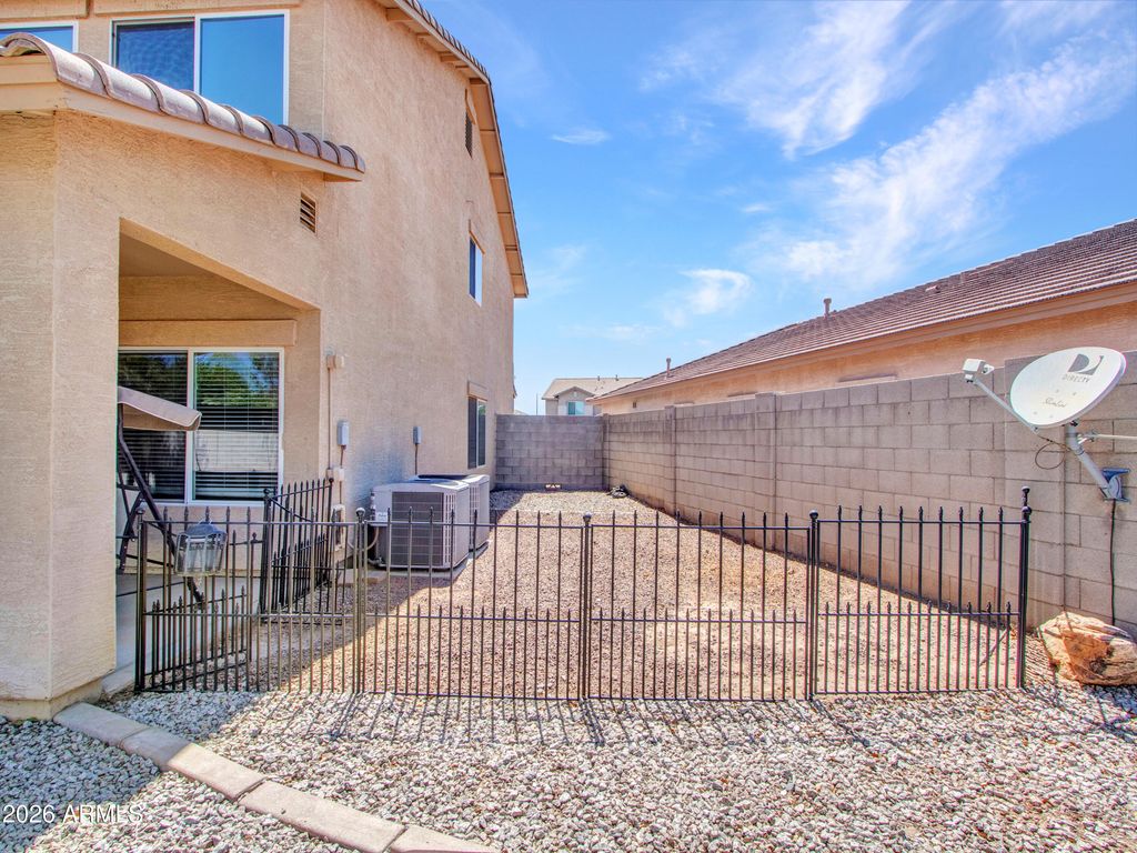 Image 23 of property listing at 313 S 117TH Drive, Avondale, AZ 85323