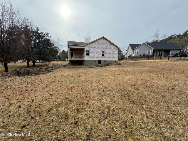 912 Greenway Drive, Jacksonville, NC 28546