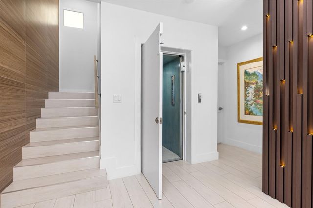 350 Desoto Street, Hollywood, FL 33019