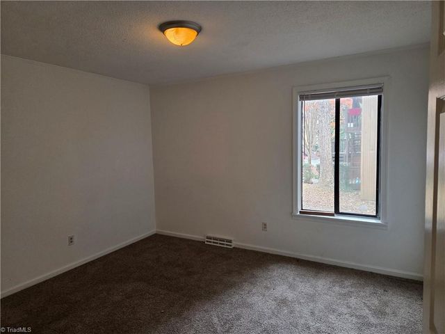 115 Cloister Oaks Circle, Winston-salem, NC 27127