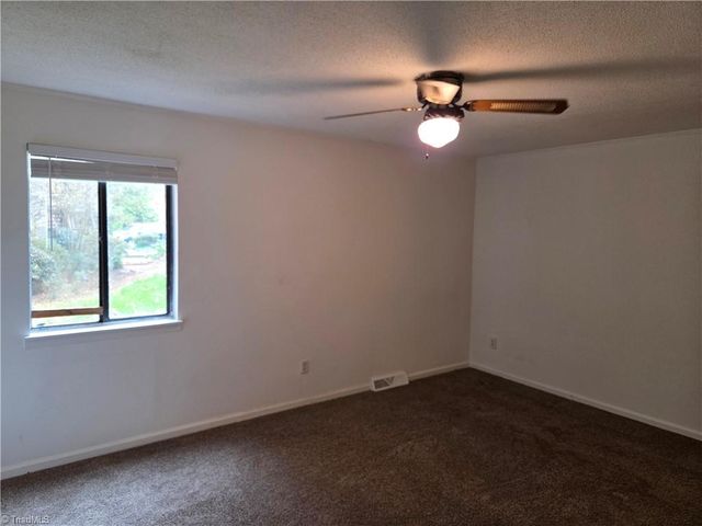 115 Cloister Oaks Circle, Winston-salem, NC 27127