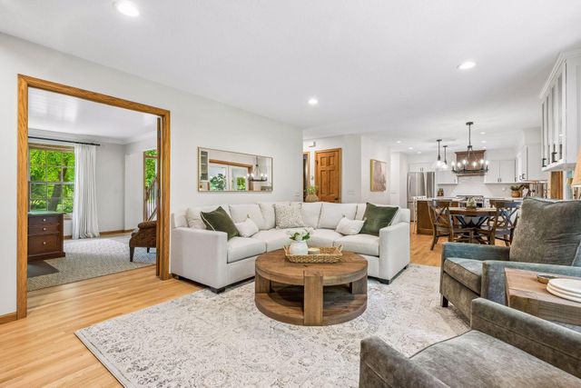 875 Fernbrook Lane N, Plymouth, MN 55447