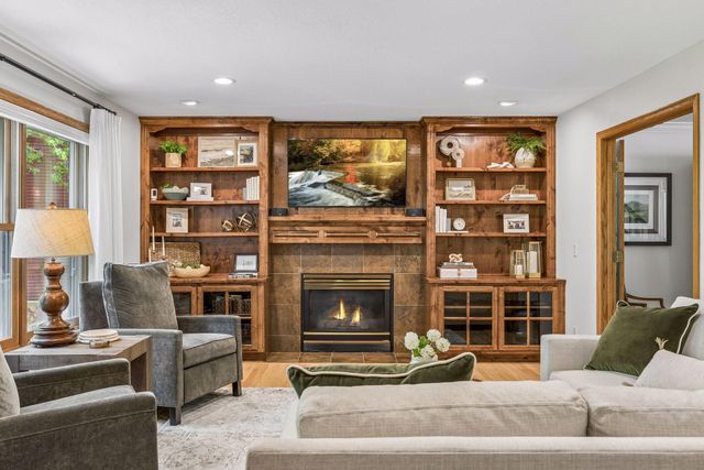 875 Fernbrook Lane N, Plymouth, MN 55447