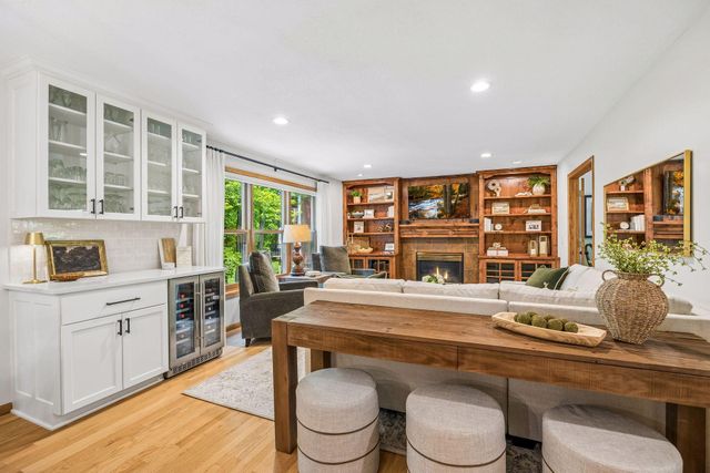 875 Fernbrook Lane N, Plymouth, MN 55447